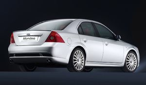 Un homme flashé à 242 km/h en Ford Mondeo sur l’A10