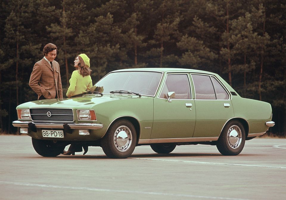 Dimensions: Mercedes-Benz A-Class 2018-2022 vs. Opel Rekord 1982-1986