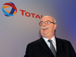 Le PDG de Total Christophe de Margerie meurt dans un accident d'avion