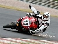 A vos chéquiers : Michael Schumacher se sépare de sa Desmo et de son Hypermot' !!