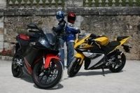 Comparatif Yamaha YZF-R125 vs Derbi GPR 125 : séduction maximale
