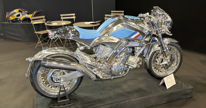 Première visite de la partie moto du salon de Rétromobile