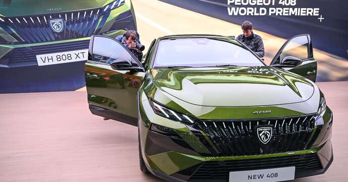 "Si on ne le fait pas, qui le fera ?" La stratégie du patron de Peugeot pour redonner du mordant au Lion 