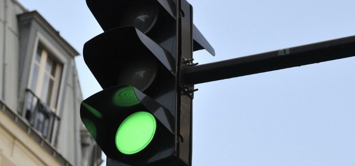 Les Feux Qui Passent Au Vert Si Vous Respectez La Vitesse Ne Sont Pas Legaux