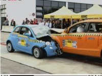 Crash-Test : Audi Q7 vs Fiat 500