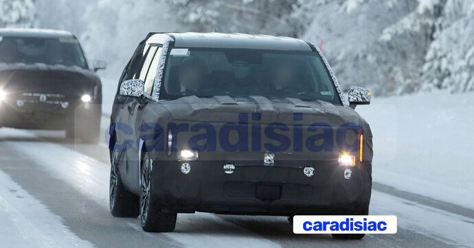 Pour la cinquième génération du grand SUV de chez Hyundai, le Santa Fe, voici qu’arrive l’heure du premier restylage.