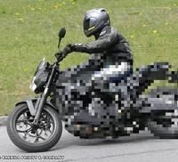 Nouveauté 2012 - Honda: Un roadster twin 700 en approche