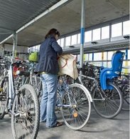 Parc à vélos sécurisé et transports en commun font bon ménage