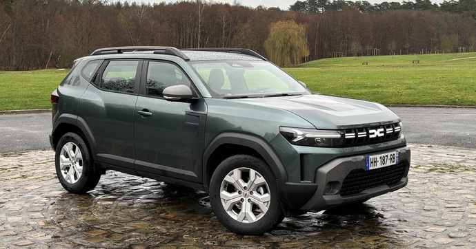 Le Dacia Duster GPL adopte un moteur plus puissant de 120 ch, mais reste en dessous des 20 000 €