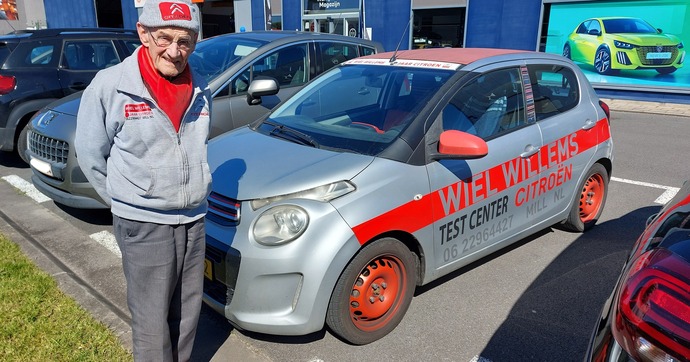 Fier d’avoir dépassé le million de kilomètres avec sa Citroën à moteur Puretech, mais à quel prix !