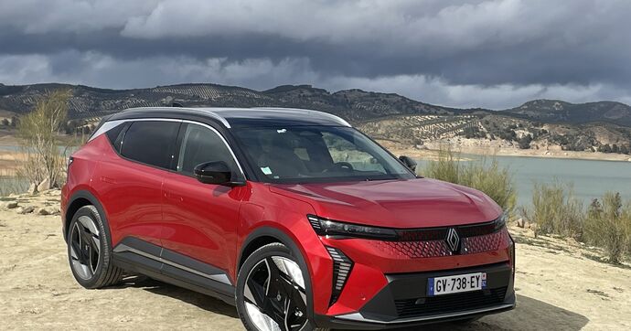 En janvier, le "miracle" Renault ne parvient pas à masquer l’aridité du marché automobile professionnel