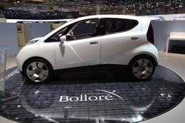 Plus de 5 000 réservations pour la Pininfarina Bluecar électrique