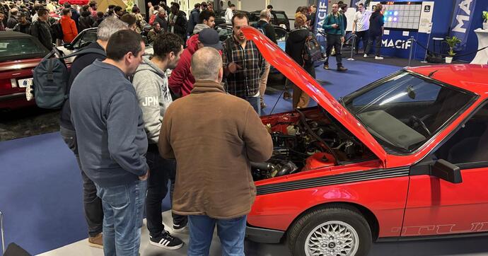  Vous ne devinerez jamais combien vous étiez à admirer les voitures de collection à Rétromobile