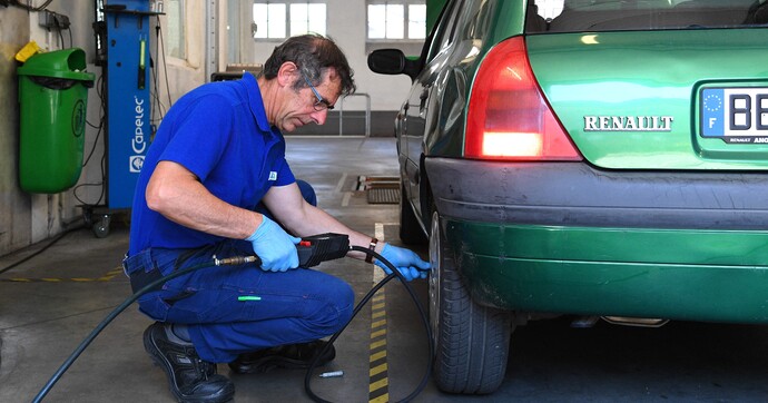 Contrôle technique : malgré des voitures toujours plus vieilles, leur bonne santé à de quoi nous rassurer