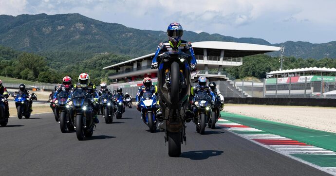 Le circuit de Misano comme terrain de jeu pour les sportives Yamaha et les pilotes officiels de la marque