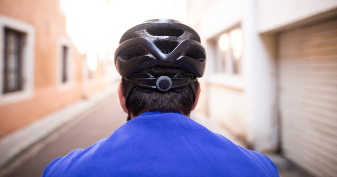 Vélos et trottinettes : vers le casque obligatoire pour stopper l’hécatombe ?