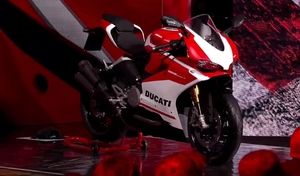 Salon de Milan 2017 en direct : Ducati bichonne la 959 Panigale Corse