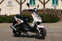 Scooter Vastro Stumpy 50 cm3 : le sportif dénudé