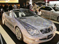 Mercedes SL en diamant : gare aux yeux !