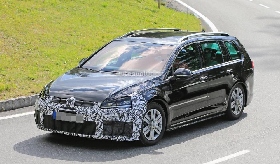 Surprise : le break de chasse Volkswagen Golf R SW restylé sort du bois