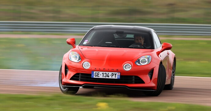 Votre profil vous condamne-t-il à une assurance auto hors de prix ? Découvrez les critères qui font exploser votre facture