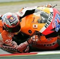 Moto GP - Catalogne D.2: Stoner toujours mais Lorenzo est à l'aspi