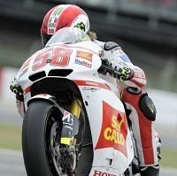 Moto GP - Catalogne Qualifications: Marco Simoncelli vous salue bien