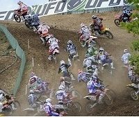 MX - ST Jean d'Angely : Clément Desalle et Ken Roczen en tête