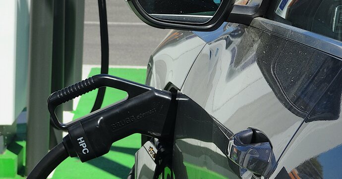 Transition électrique : Pourquoi l’Europe injecte des millions d’euros pour les flottes d’entreprises