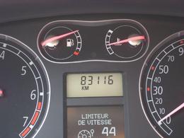Les régulateurs et les limiteurs de vitesse rendent moins vigilant au volant