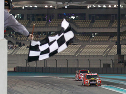 V8 Supercars: c'est reparti! Whincup et Courtney en forme!
