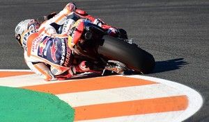 MotoGP - Valence J.2 : Márquez chute mais tombe la pole devant Zarco
