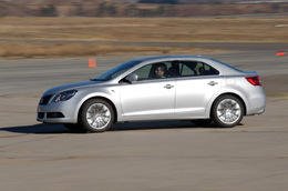 La Suzuki Kizashi hybride devrait être lancée en 2011