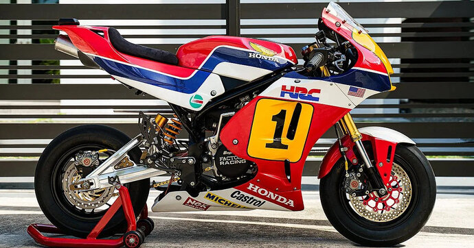 Moteur Yamaha deux-temps et look de MotoGP, cette Honda Grom se veut radicale !