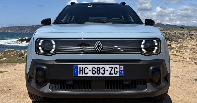 Mais pourquoi Renault perd des milliards malgré des résultats positifs sur les ventes de ses voitures ?