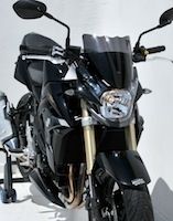 Ermax habille la Suzuki GSR 750.