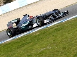 Schumi et Mercedes « légèrement inquiets »