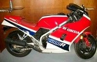 Fête de la moto et vente aux enchères dimanche 9 mai à Rueil Malmaison (92).