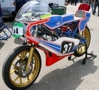 Série A: les machines de grand prix de 50 à 350cc jusqu'à 1985.