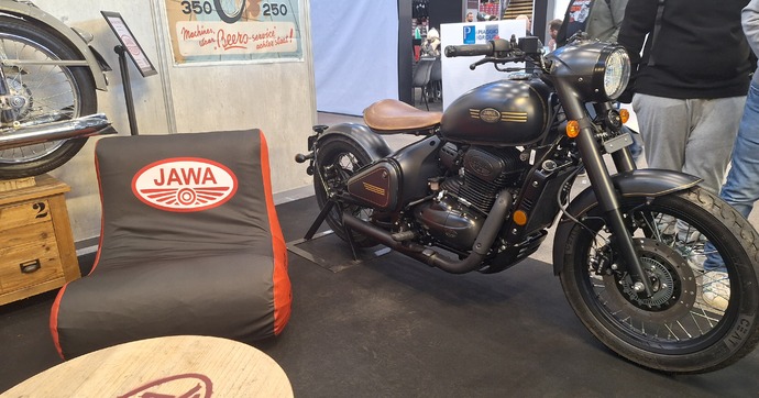 Jawa fait son grand retour en France à l’occasion du Salon de Lyon et dévoile trois motos en exclusivité