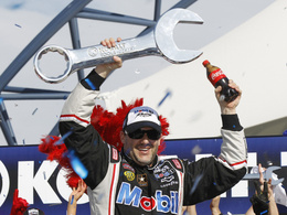Nascar-Las Vegas: Stewart, roi du restart !