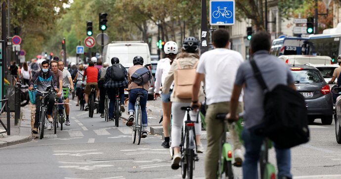 Mobilités des salariés : TotalEnergies et la RATP s’allient pour proposer un nouveau service de gestion des trajets domicile travail.