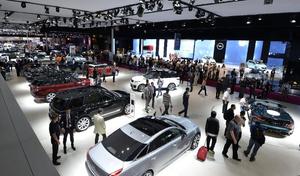 La question qui tue – Visiter le Mondial de l'Automobile, est-ce un acte militant ?