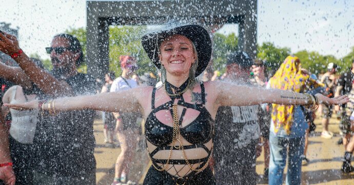 Festivals, salons, concentrations : le mythe du vanlifer « loup solitaire » part en fumée