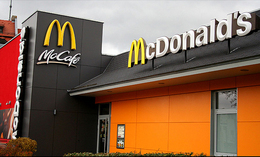 En Caroline du Nord, McDonald's propose à ses clients de recharger leur voiture électrique