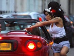 Vite, l’alcool de synthèse : Amy Winehouse veut apprendre à conduire