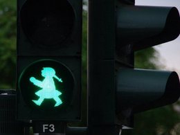 Allemagne : à Dortmund, la parité s'applique aussi aux feux tricolores