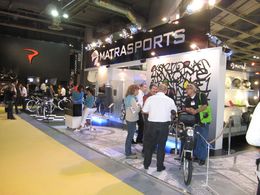 En direct du Salon du Cycle 2009 : sur le Stand Matra, l'e-MO personnalisable, de nouveaux vélos électriques, le Racer F1 Collector