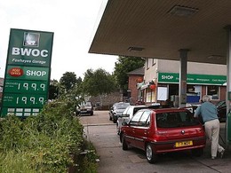 Les véhicules non assurés vont-ils pouvoir continuer à faire le plein en Angleterre ?