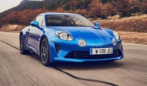 L'Alpine A110 s'invite à Matignon